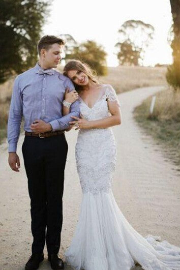 Robe sirène mini décolleté en cœur avec clochette plissée et perles appliquées à plusieurs niveaux en dentelle dos nu