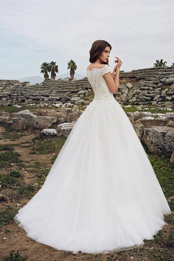 Scalloped Neckline Off-the-shoulder Appliques Button Back Tulle Dress