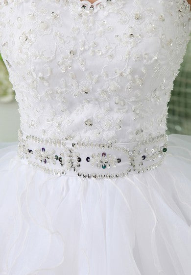 Vestido corto de niveles sin tirantes con volantes y cuentas