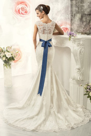 Mermaid Long Bateau Cap-Sleeve Illusion Vestido de encaje con apliques