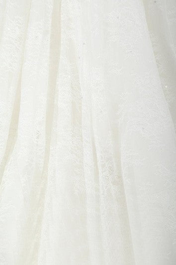 Robe trompette en dentelle à manches courtes et dos lacé