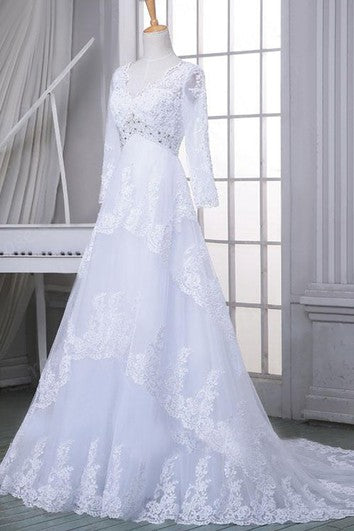 Robe trapèze en dentelle à manches longues et col en V avec fermeture éclair et perles