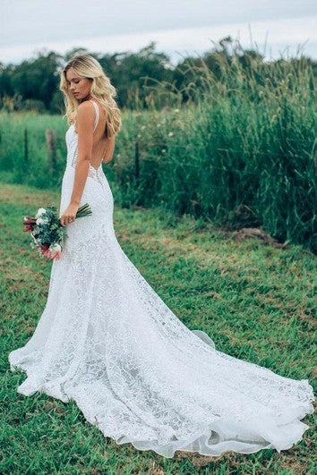 Robe de mariée bohème coupe trapèze avec dos en V et dentelle complète pour la plage et le jardin