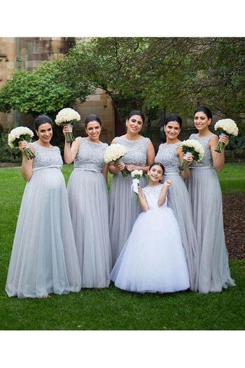 Robe trapèze empire longue au sol en tulle et dentelle