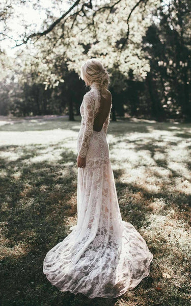 Vestido de novia de manga larga sin espalda sin espalda de encaje de cuello alto con tren de barrido
