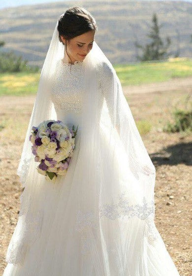 Schlichtes A-Linien-Ballkleid mit hohem Halsausschnitt und halblangen Ärmeln, Spitzenapplikationen und Tüll-Brautkleid
