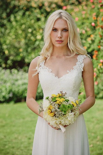 Vestido Weddig de encaje largo con flor con flor de cuentas