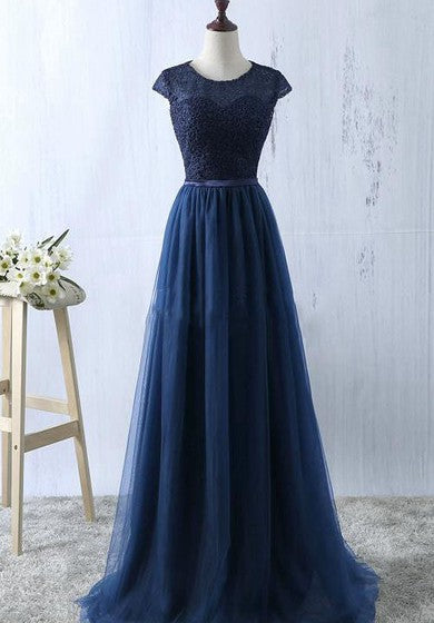 Robe trapèze en tulle à manches courtes et col rond