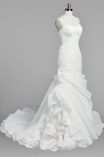 Sweetheart Mermaid Organza Vestido de novia con Ruchecing y Ruffles