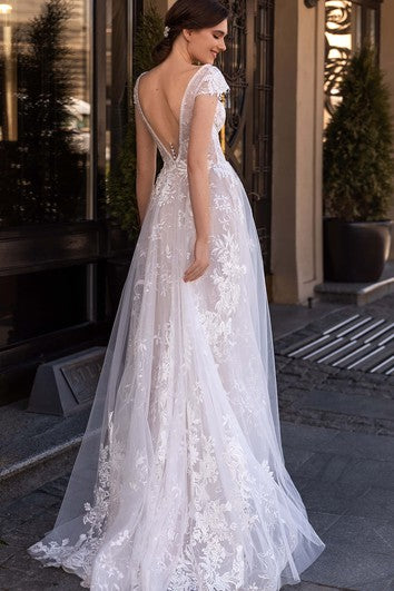 Robe de mariée élégante en dentelle trapèze, longueur au sol, dos nu, avec appliques