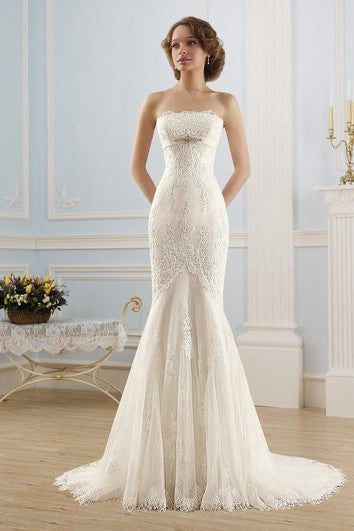 Robe longue sirène sans bretelles, sans manches, dos corset, en tulle et dentelle, avec appliques et perles