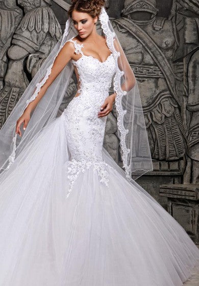 Magnifique robe sirène en dentelle et tulle avec voile de mariée