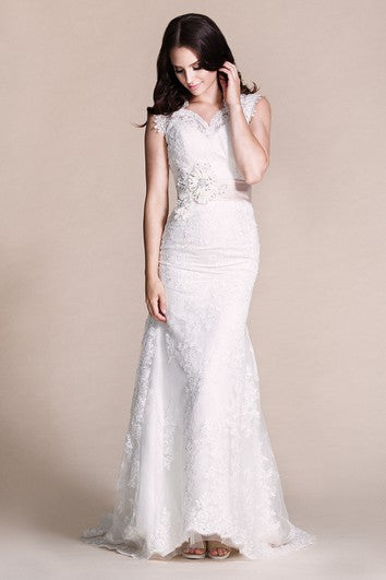 Robe sirène en dentelle à manches courtes et trou de serrure