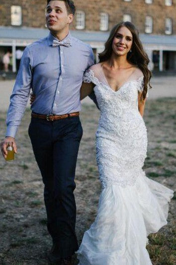 Robe sirène mini décolleté en cœur avec clochette plissée et perles appliquées à plusieurs niveaux en dentelle dos nu