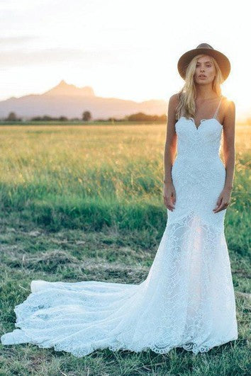 Robe de mariée bohème coupe trapèze avec dos en V et dentelle complète pour la plage et le jardin