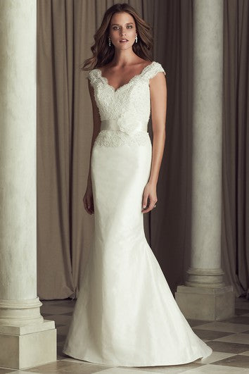 Vestido de novia de vaina de satén elegante con espalda profunda