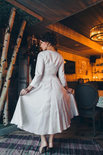 Vestido natural de tafetán de manga larga