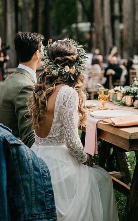 Robe de mariée country plissée à manches longues, col rond, dentelle et mousseline de soie avec dos en V profond