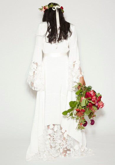 Robe de mariée en dentelle et mousseline de soie à manches longues et col en V style hippie bohème vintage simple