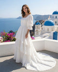 Robe de mariée à col carré, manches 3/4 et jupe à volants