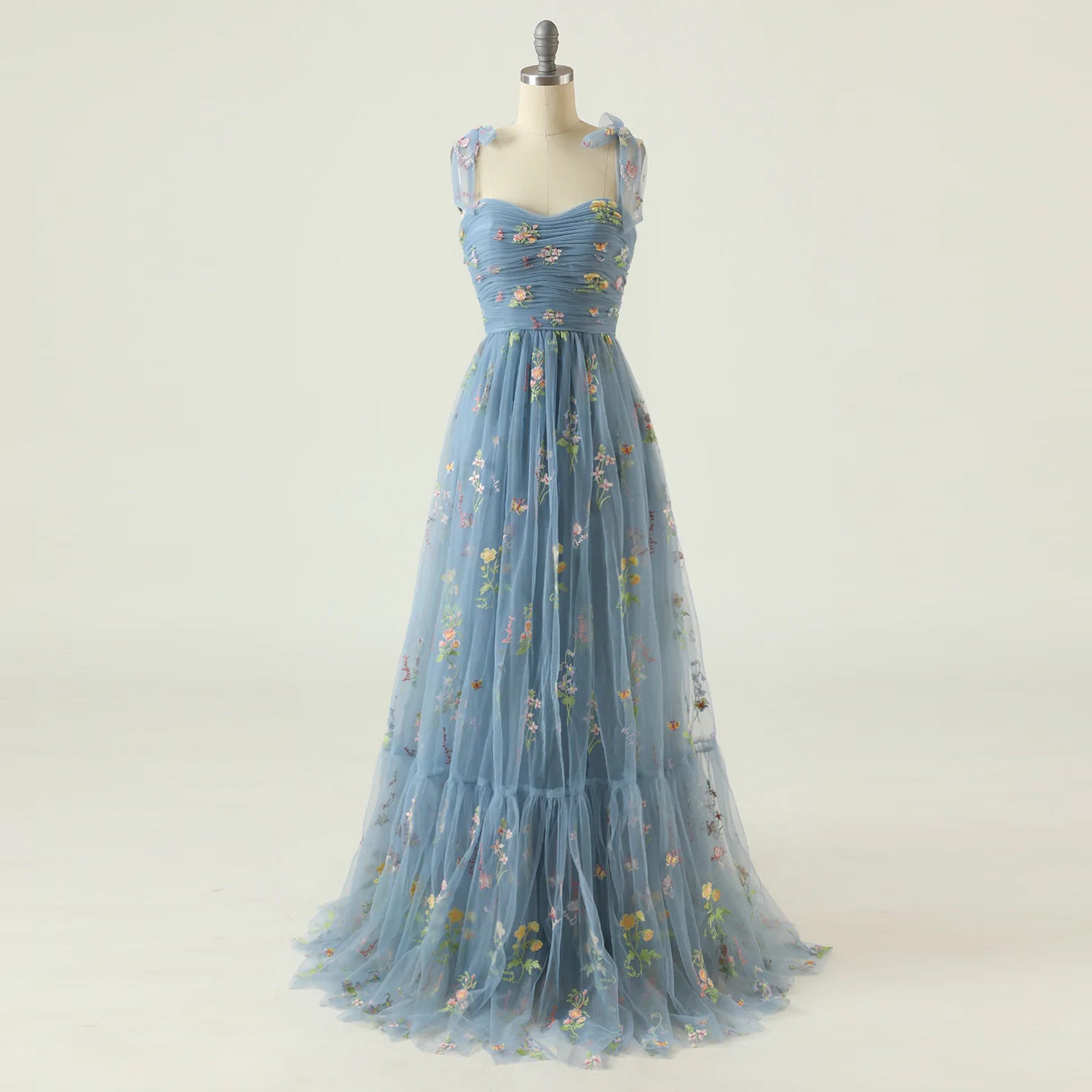 Nový přírůstek večerních šatů na export Bezramínkové společenské šaty Letní osvěžující plážové šaty s květinovým potiskem