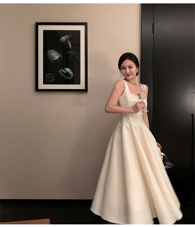 Bílé šaty Hepburn 2025 Novinka Bezramínkové mini šaty Každodenní nositelné šaty