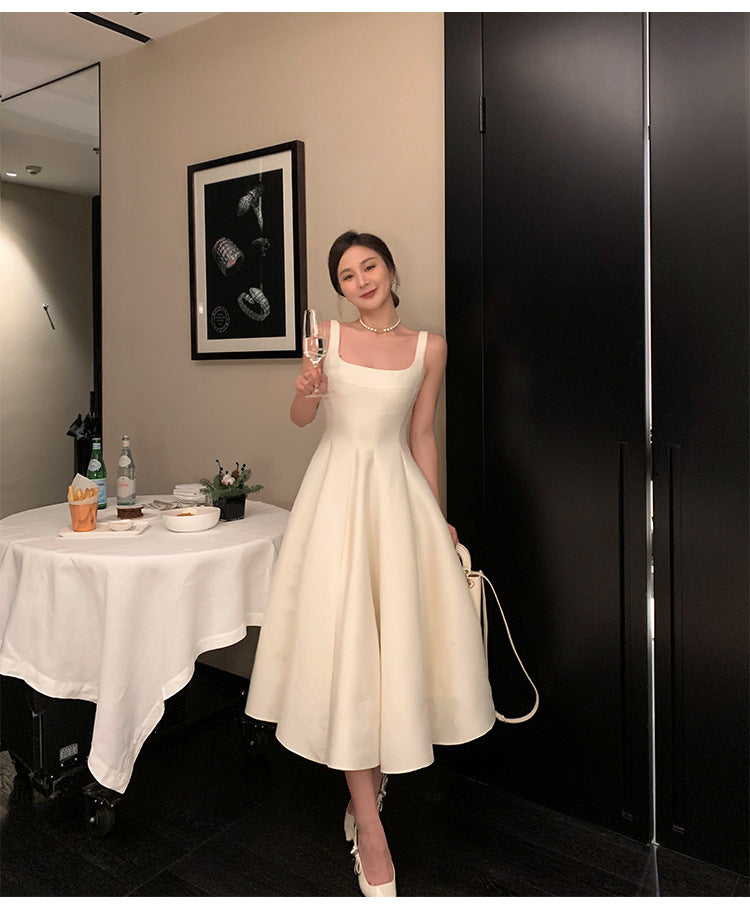 Bílé šaty Hepburn 2025 Novinka Bezramínkové mini šaty Každodenní nositelné šaty