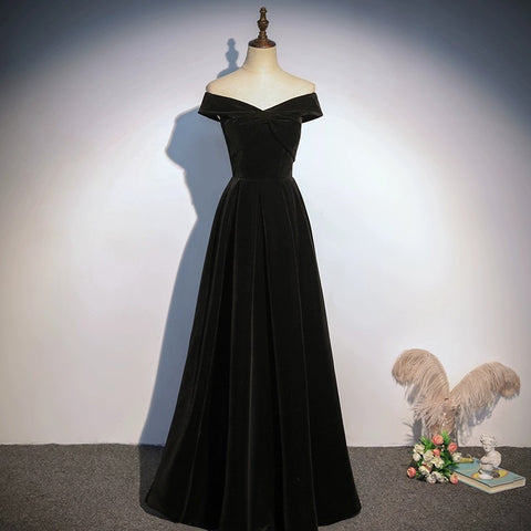 Black Off-Shoulder Evening Dress – Elegant Long Gown for Summer Events and Hosting (2025)