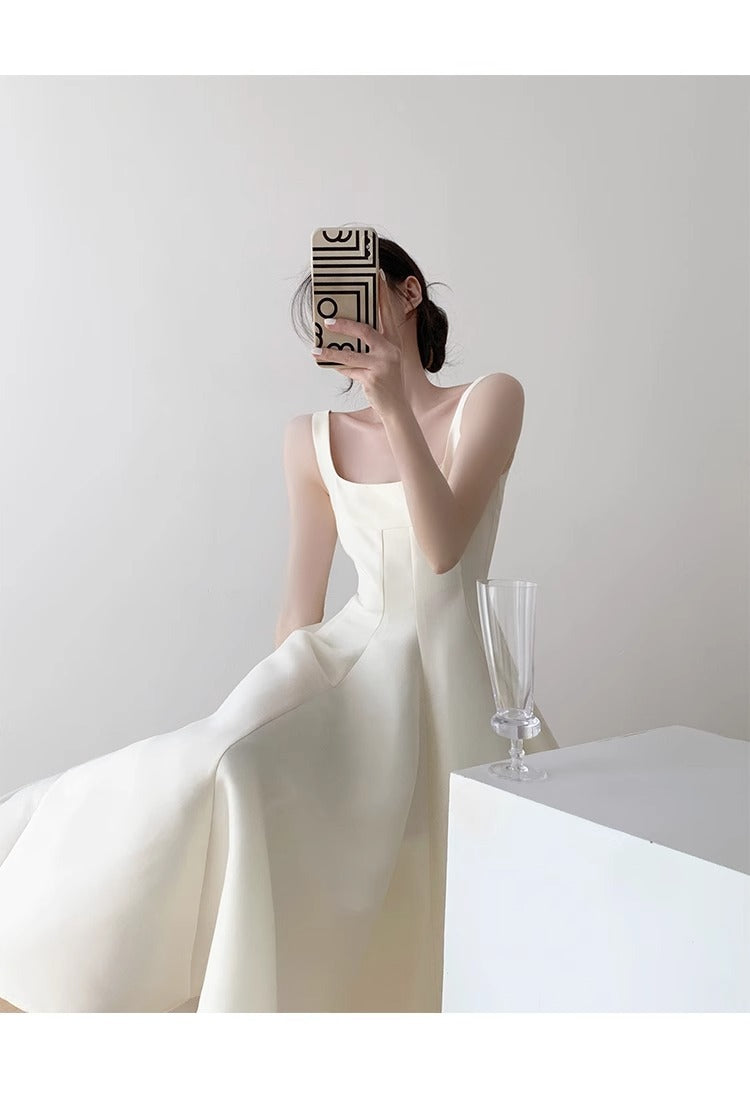 Bílé saténové svatební šaty – klasický styl Hepburn s tenkými ramínky na zásnuby