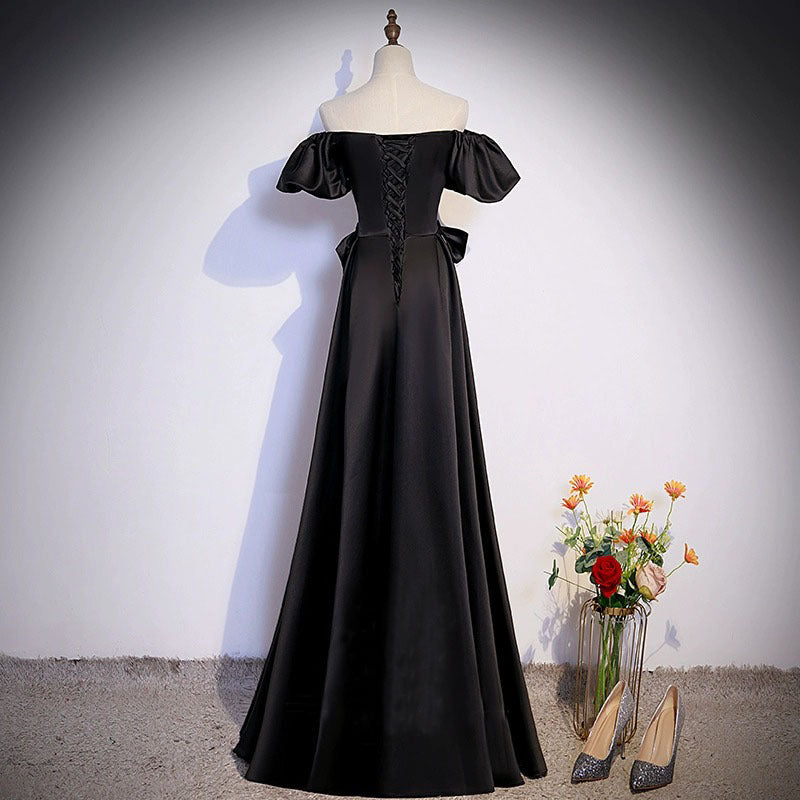 Černé saténové šaty – elegantní střih s odhalenými rameny pro formální události a hostování