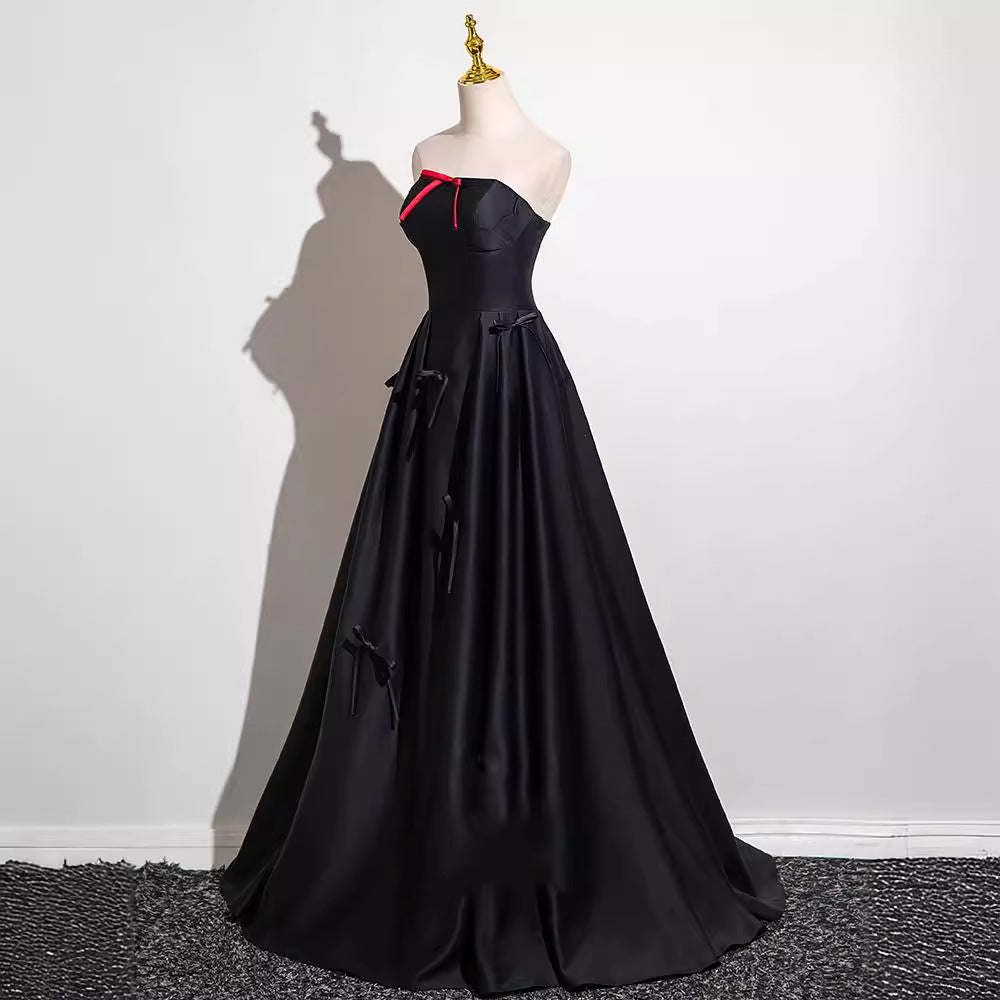 Černé šaty bez ramínek – elegantní šaty s mašlí na zádech pro nevěsty nebo večerní hostiny