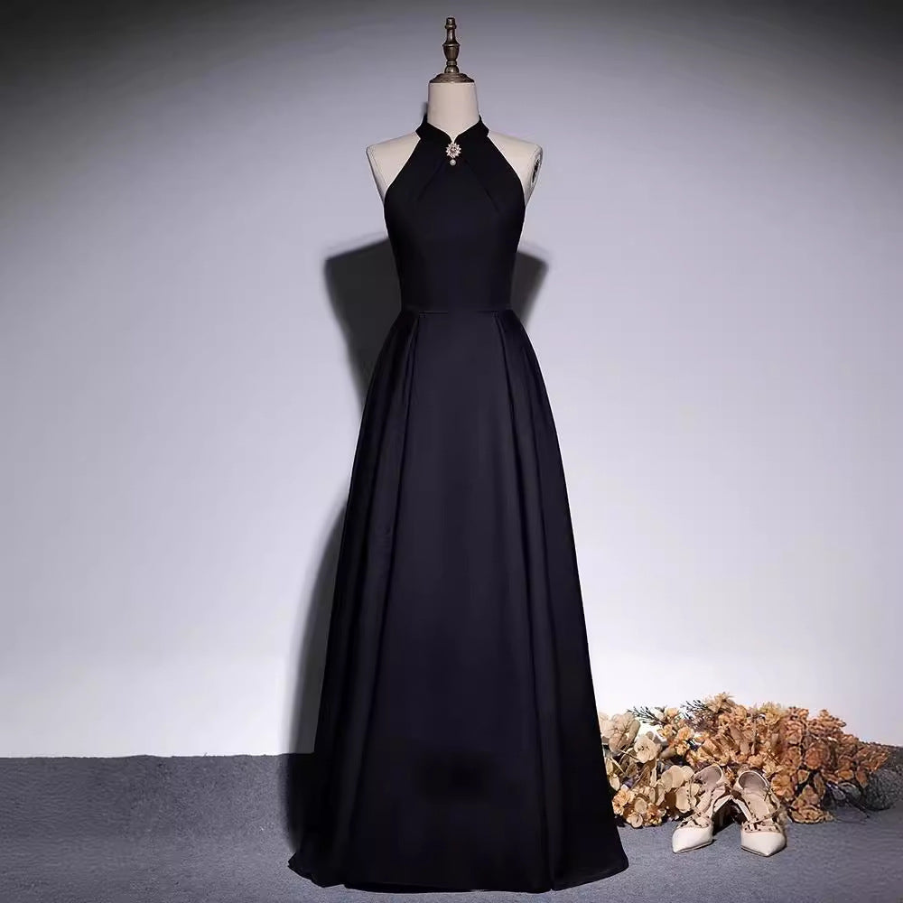 Černé formální šaty – elegantní šaty pro klavírní nebo violoncellové vystoupení (2025)