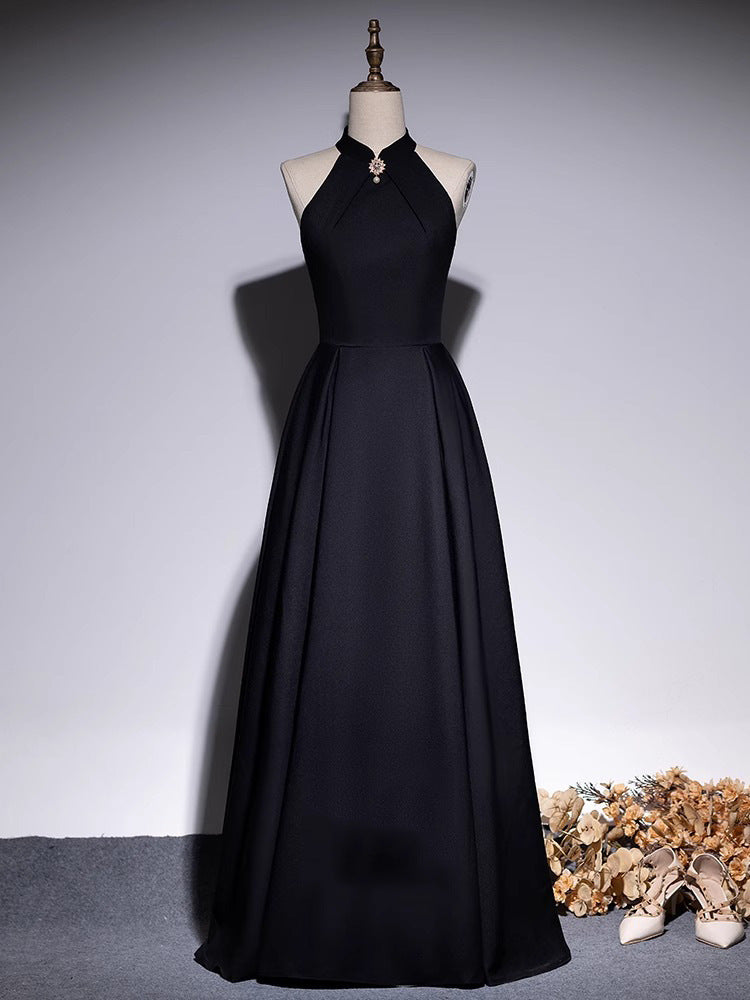 Černé formální šaty – elegantní šaty pro klavírní nebo violoncellové vystoupení (2025)