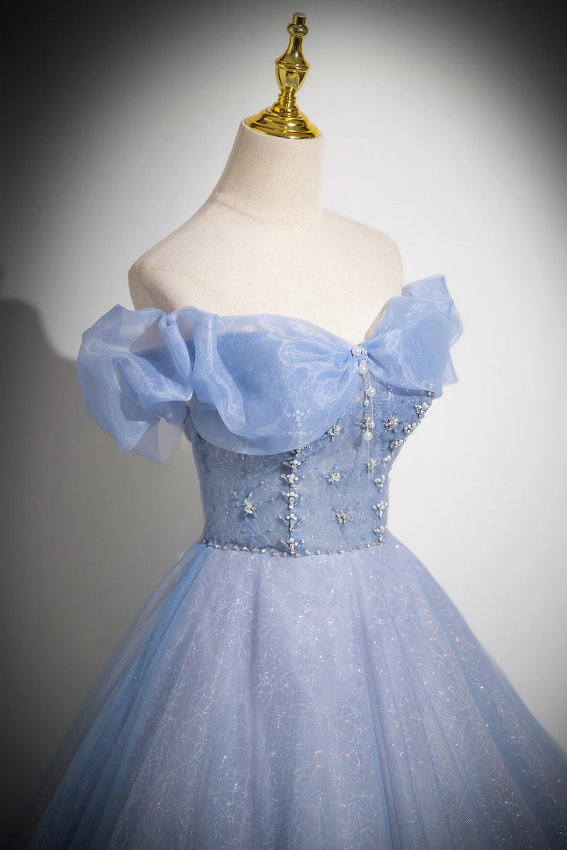 Světle modré šaty s odhalenými rameny – princeznovské šaty pro vokální vystoupení, gala večery nebo oslavy dospělosti