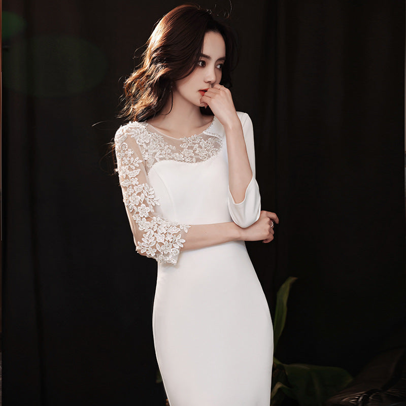 Bílé pouzdrové večerní šaty – letní elegantní róba 2025 pro bankety nebo moderátory akcí