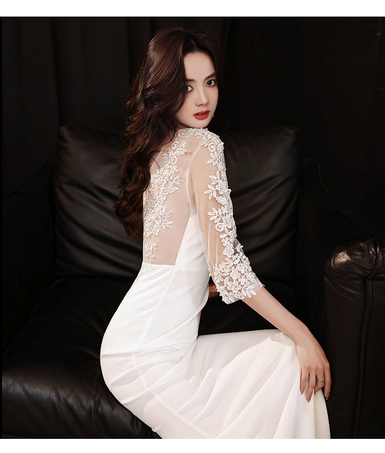 Bílé pouzdrové večerní šaty – letní elegantní róba 2025 pro bankety nebo moderátory akcí