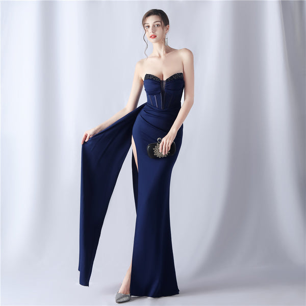 2024 High-End Evening Gown with Corset Bodice and Intricate Beading