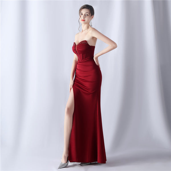2024 High-End Evening Gown with Corset Bodice and Intricate Beading