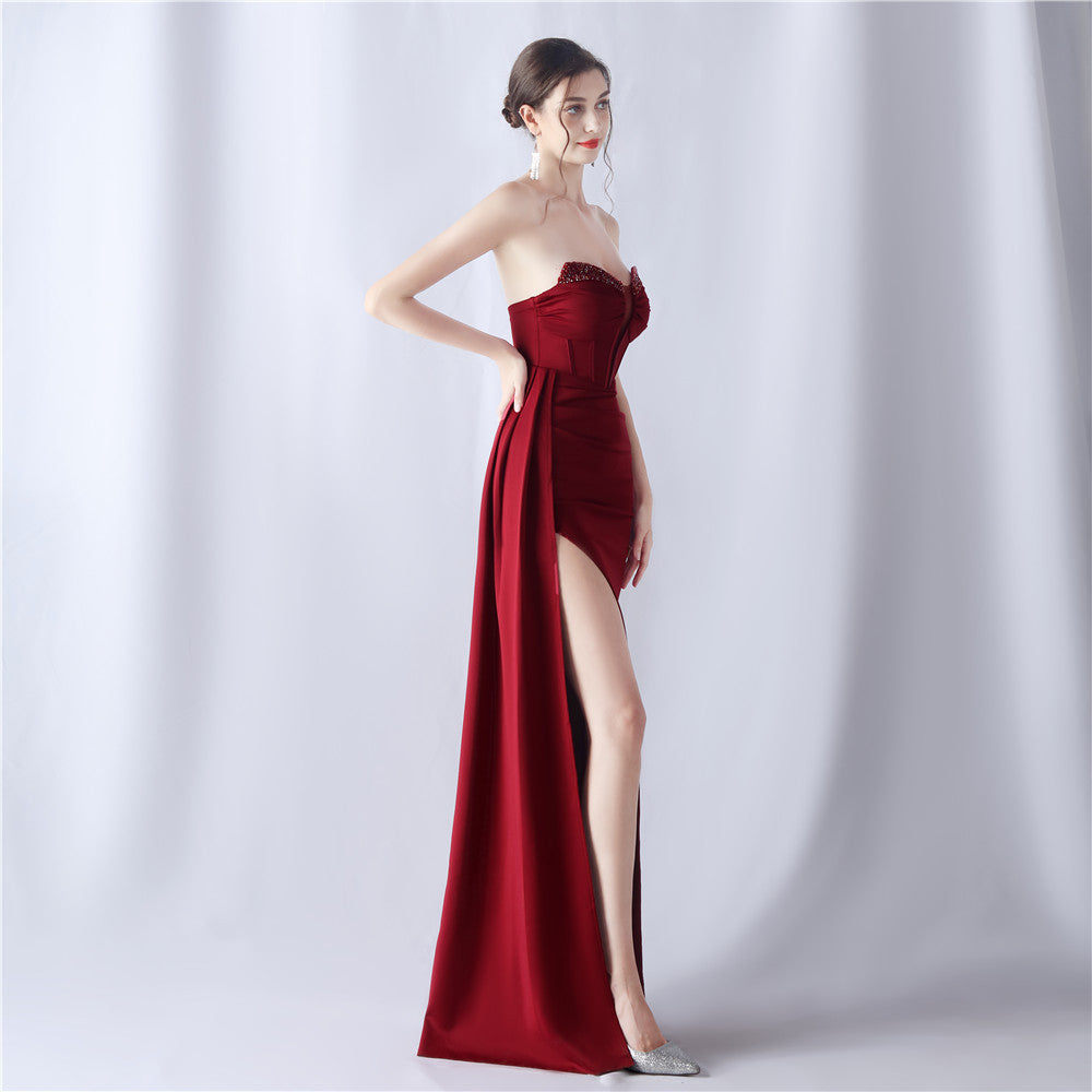 2024 High-End Evening Gown with Corset Bodice and Intricate Beading