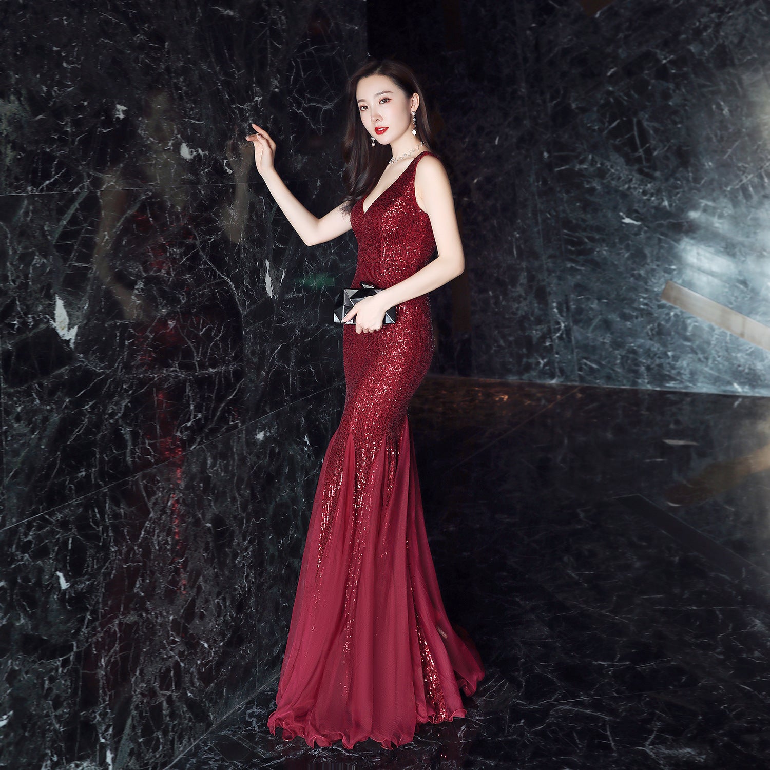 Elegant Sequin Mermaid Evening Gown for Galas