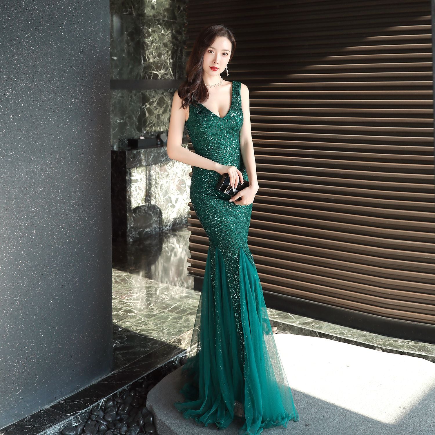 Elegant Sequin Mermaid Evening Gown for Galas
