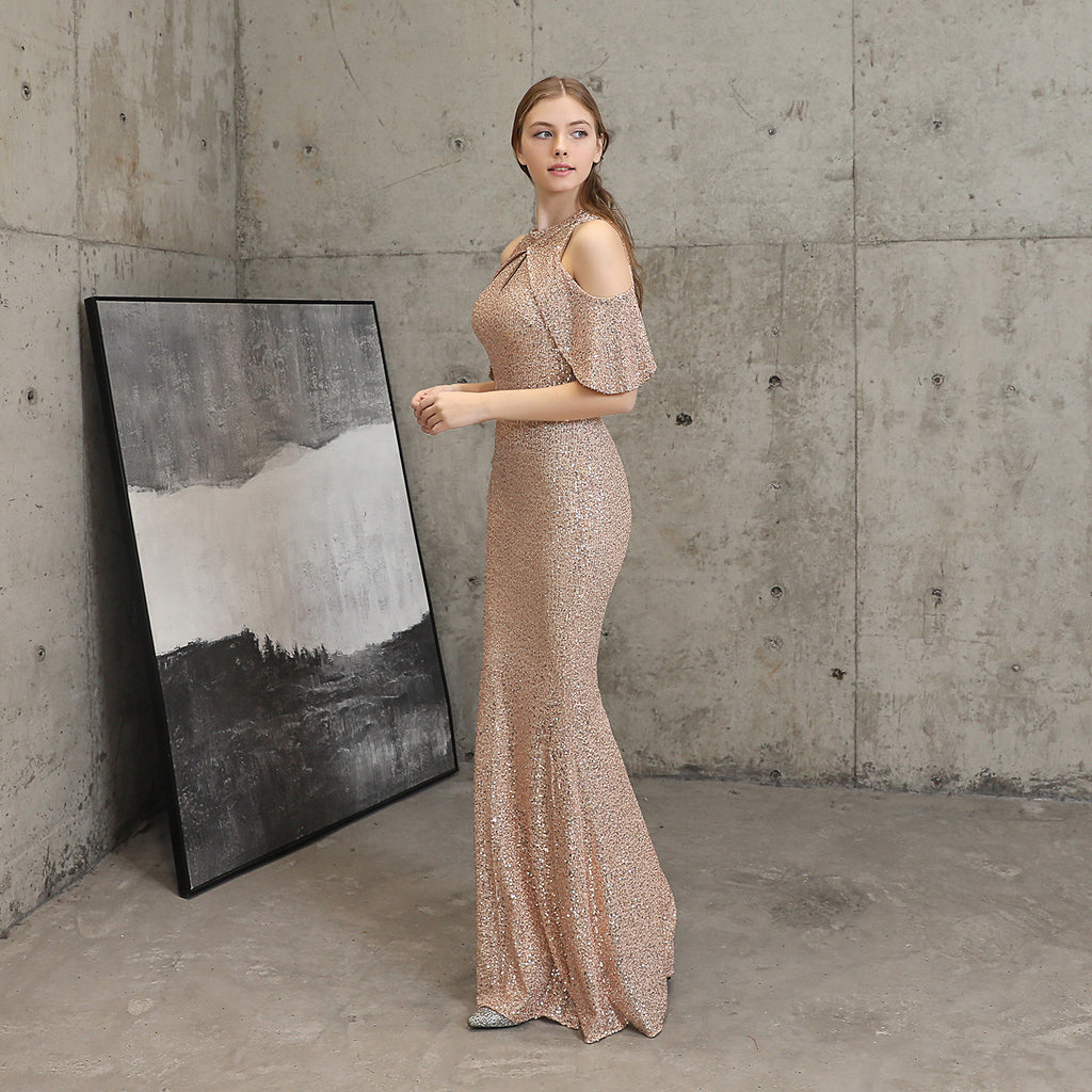 Elegantní šaty mořské panny s flitry a odhalenými rameny