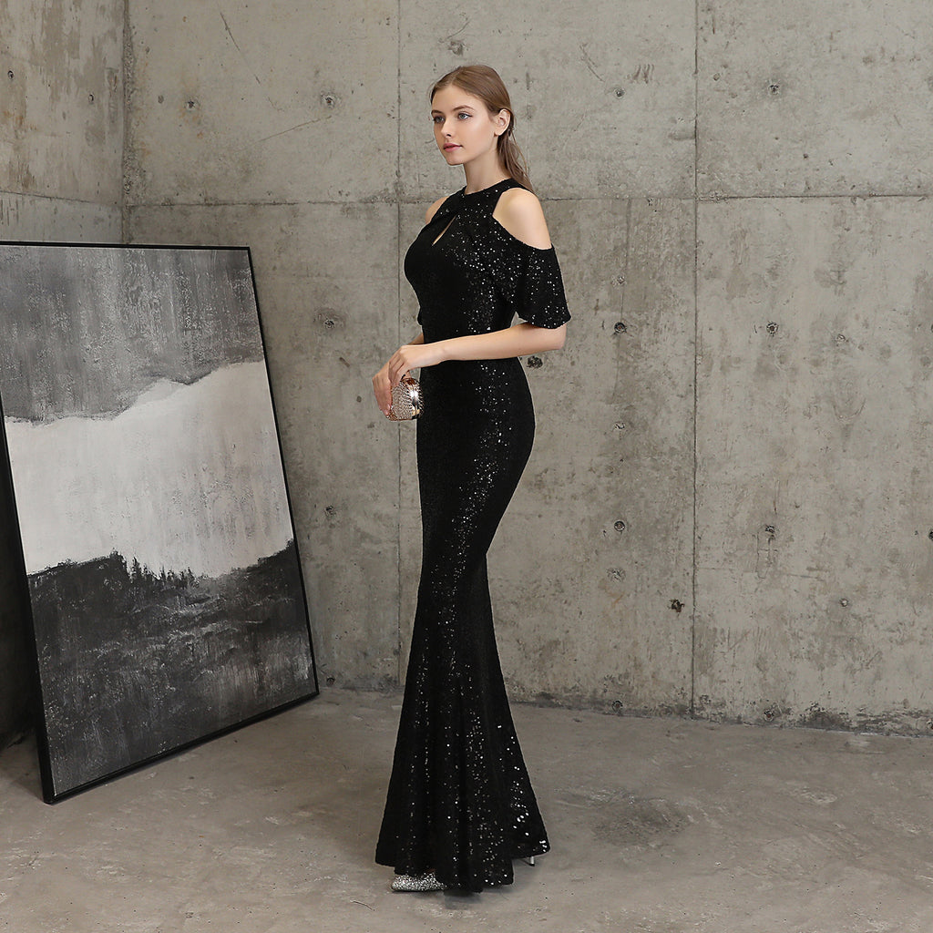 Elegantní šaty mořské panny s flitry a odhalenými rameny