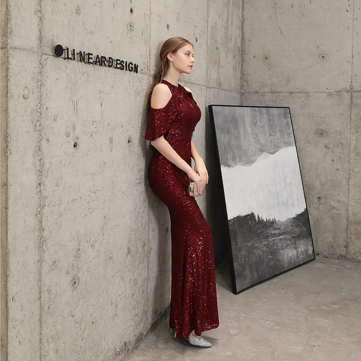 Elegantní šaty mořské panny s flitry a odhalenými rameny