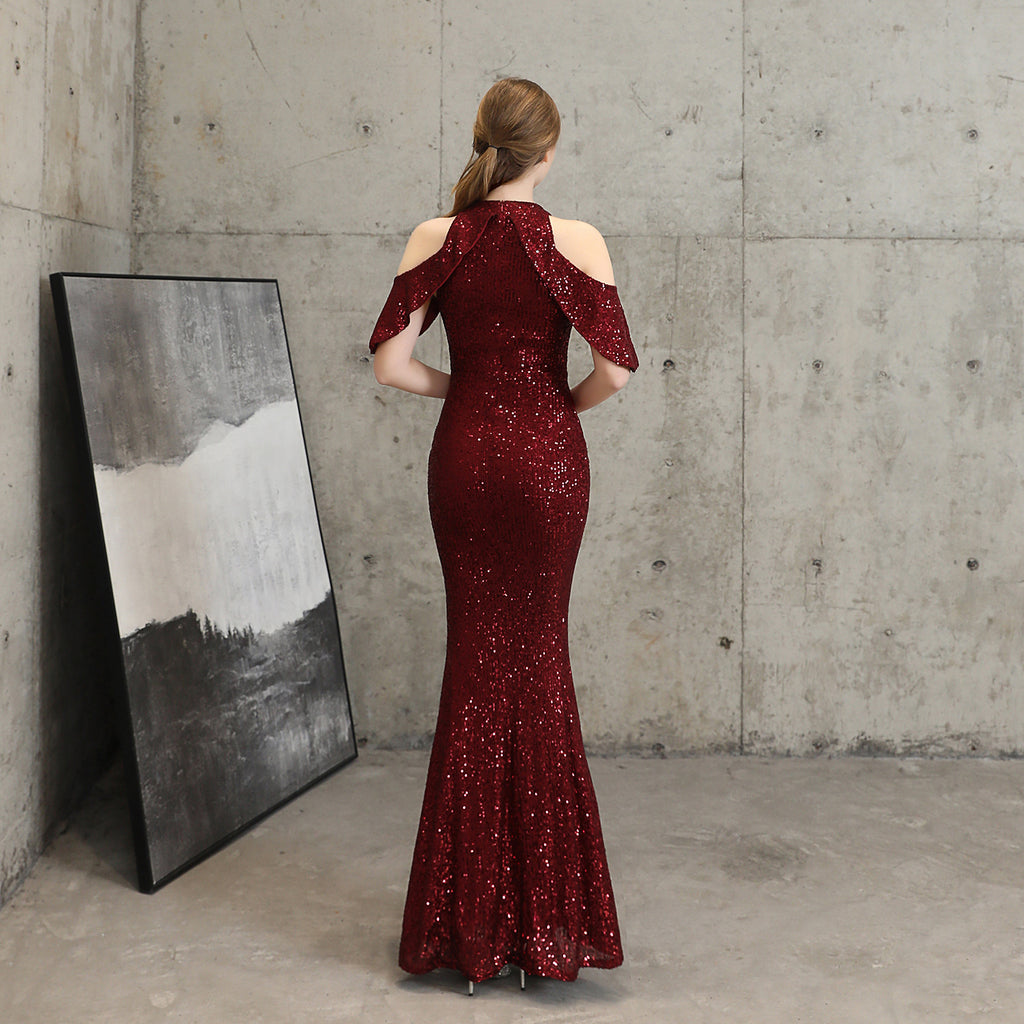 Elegantní šaty mořské panny s flitry a odhalenými rameny