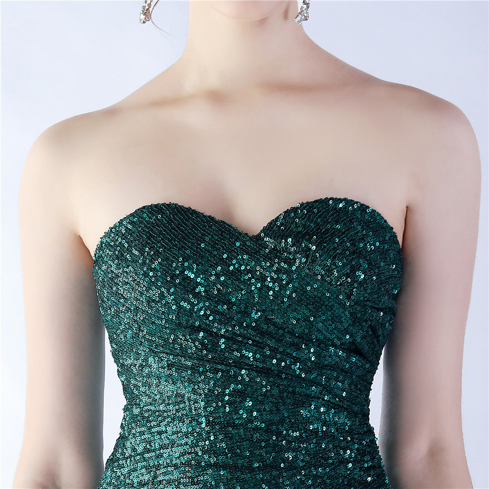 Robe bustier style vintage 2024 avec détails smockés raffinés