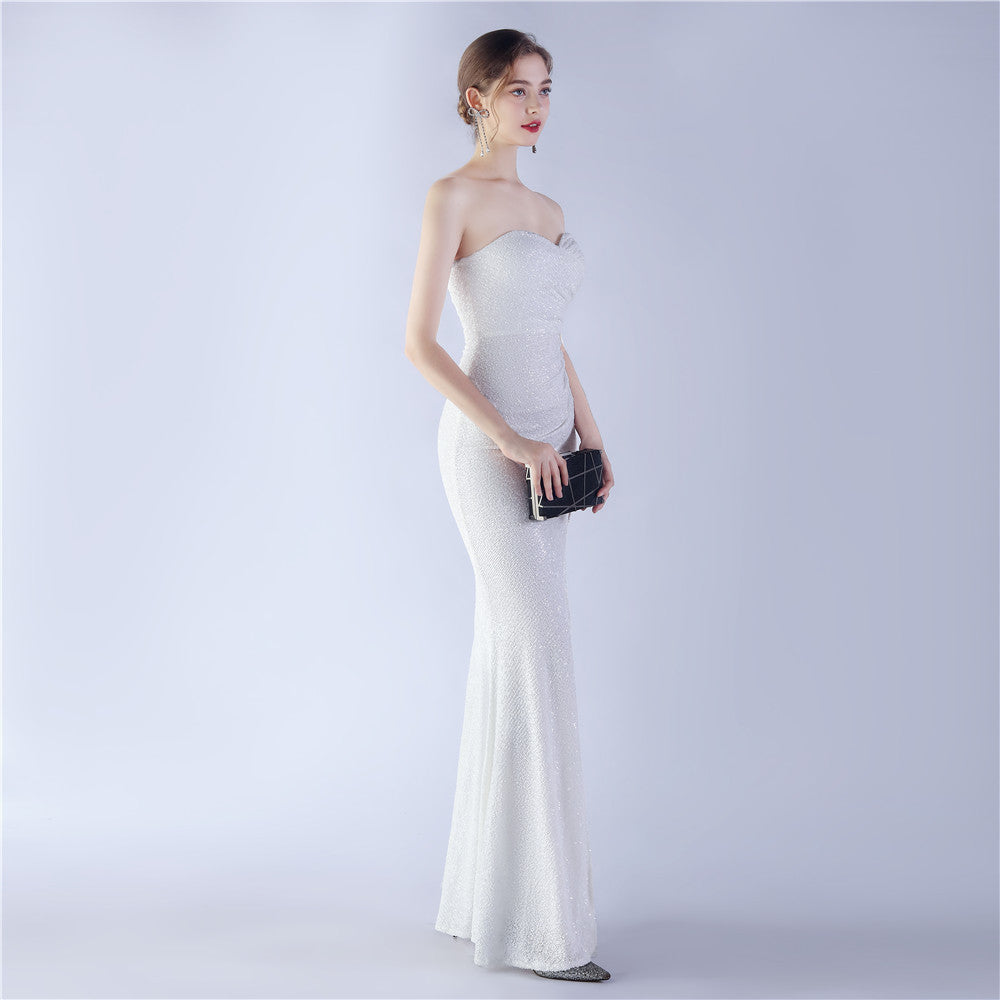 Robe bustier style vintage 2024 avec détails smockés raffinés