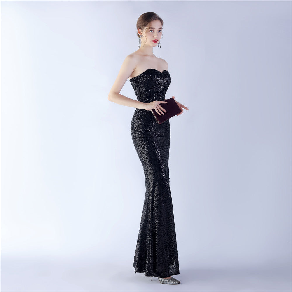 Robe bustier style vintage 2024 avec détails smockés raffinés