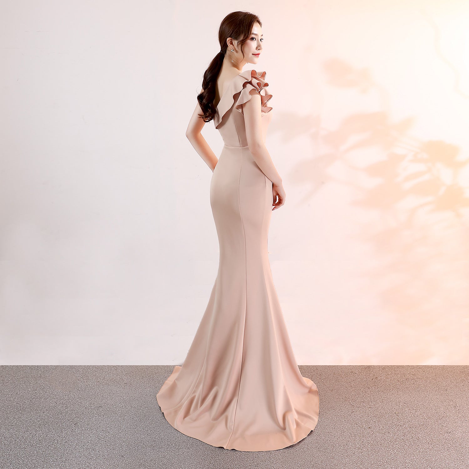 Elegant Pink Mermaid Evening Gown - Slim & Sophisticated