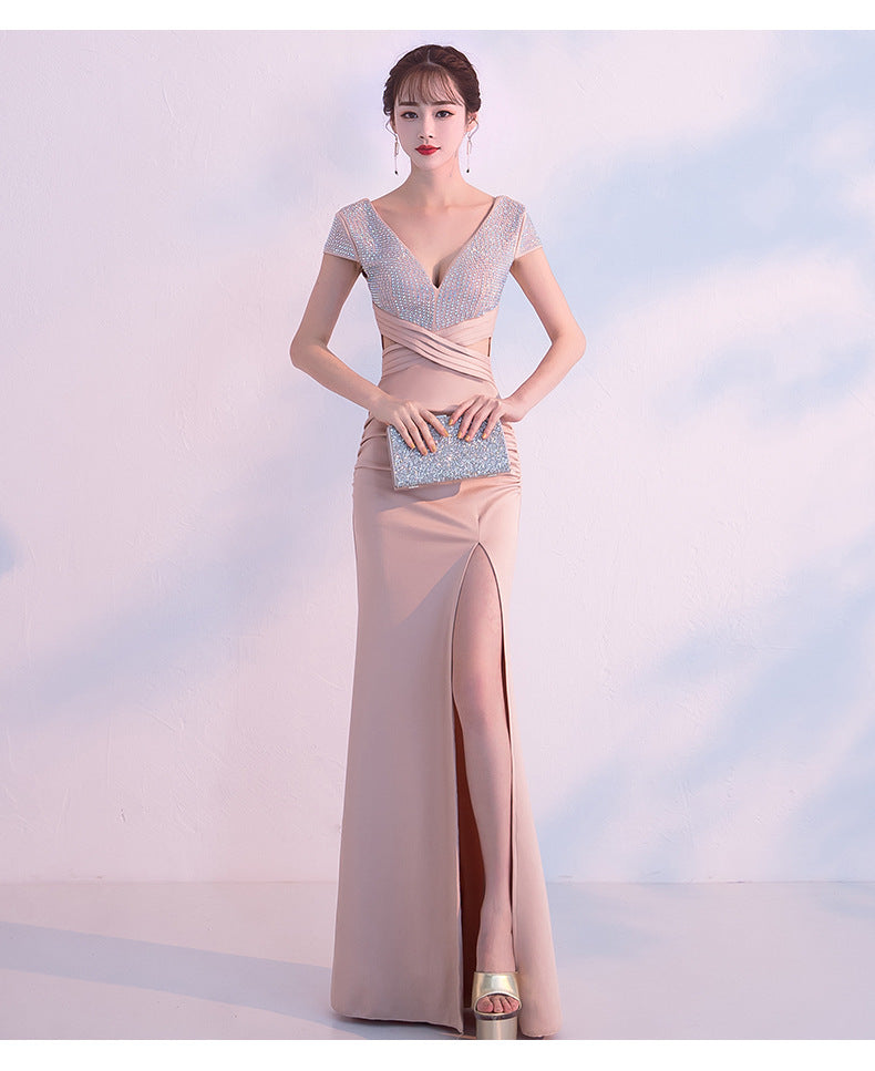 Elegant Mermaid Evening Gown for Hosts & Formal Events